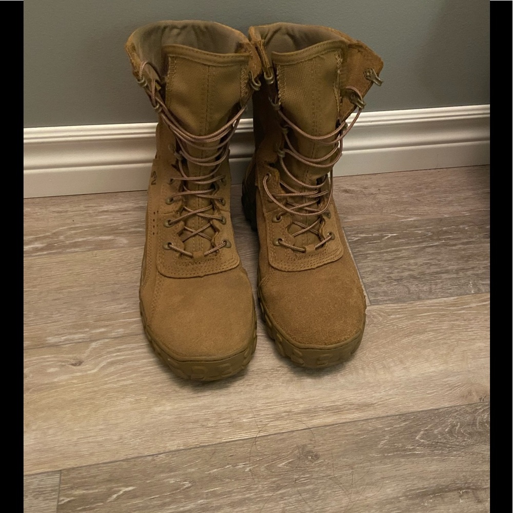 Mens sz 9.5 Rocky SV2 combat hiking boots BNIB